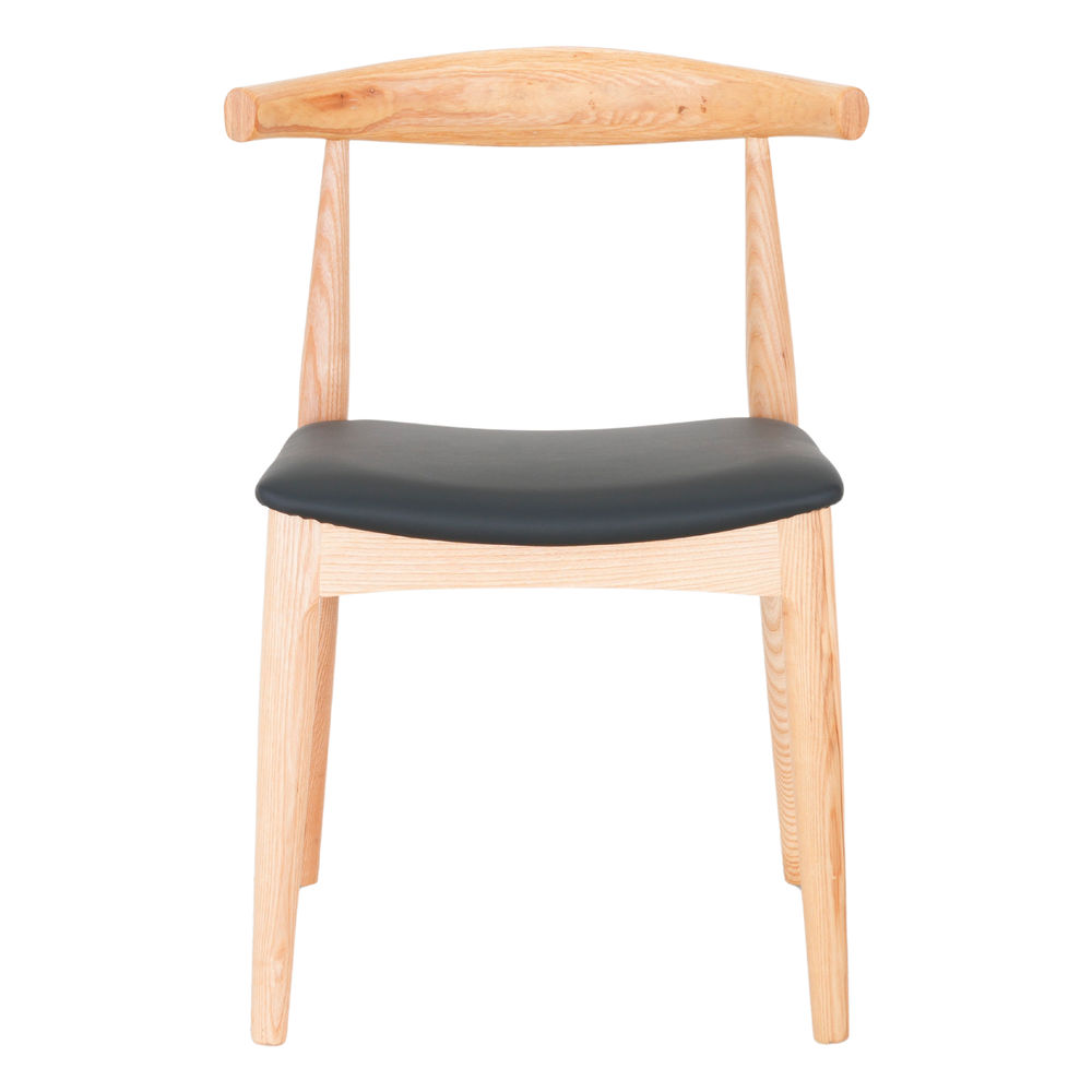 Silla de madera Estilena, de estilo Mid Century. Silla inspirada en el diseño original de Hans J. Wegner. Fabricada en madera maciza de fresno con acabado natural. Asiento tapizado. frontal