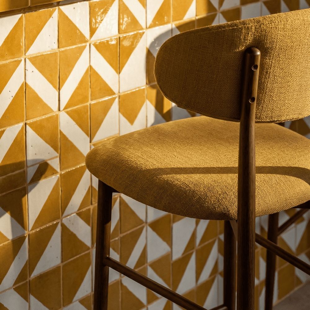 TABURETE PRESLEY Foto ambiente marzo 2026